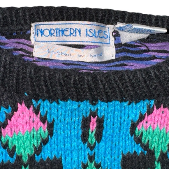 Vintage 80’s Northern Isles Hand Knit Heavy Sweater: Geomteric Shapes: Medium - Picture 3 of 7